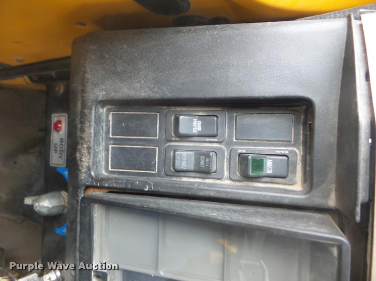 image for item DA5034 2001 International 4900 dump truck