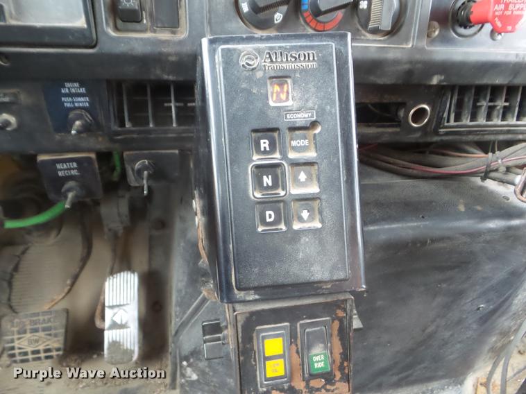 image for item DA5034 2001 International 4900 dump truck