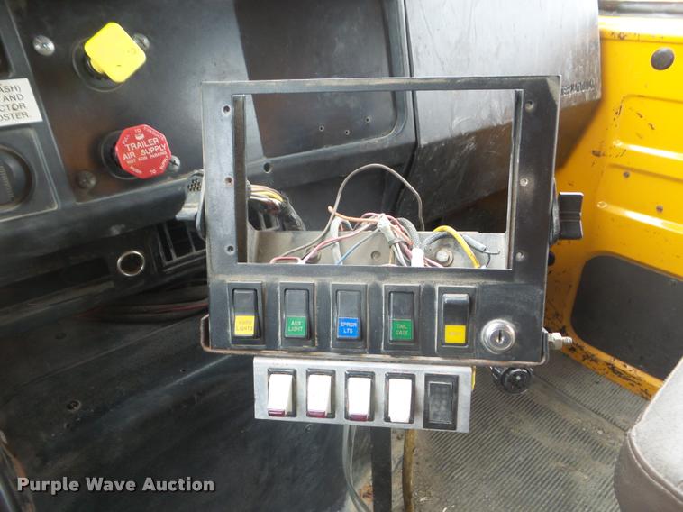 image for item DA5034 2001 International 4900 dump truck