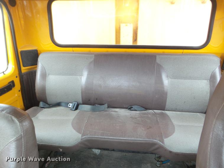 image for item DA5034 2001 International 4900 dump truck