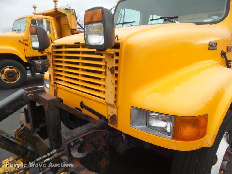 image for item DA5034 2001 International 4900 dump truck