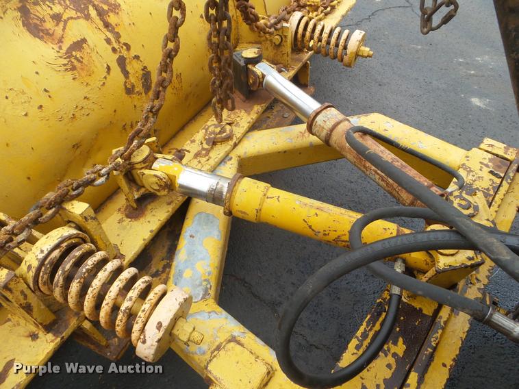 image for item DA5034 2001 International 4900 dump truck