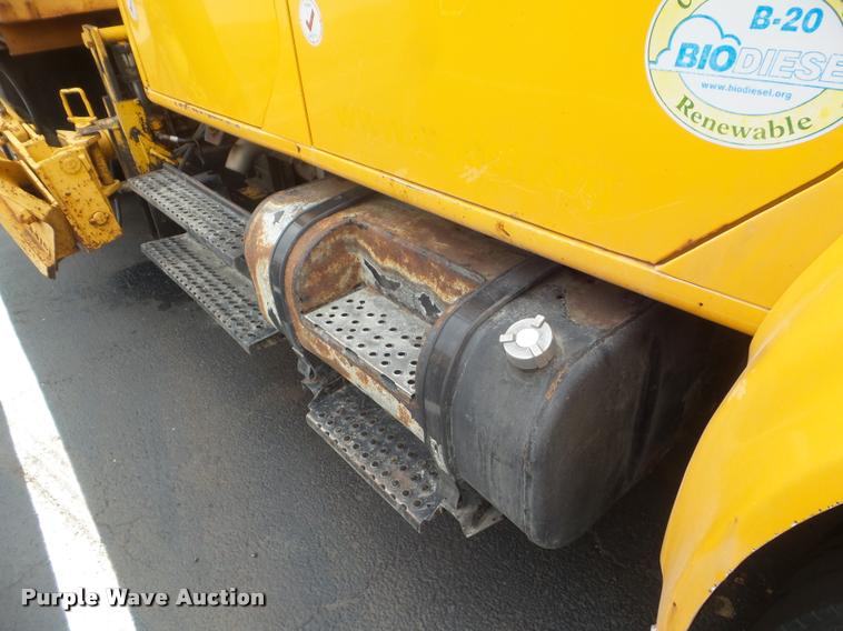 image for item DA5034 2001 International 4900 dump truck