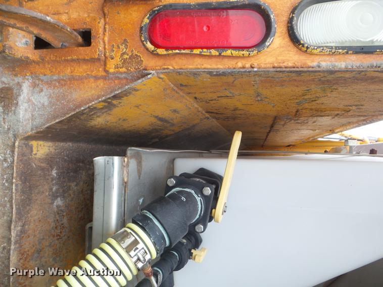 image for item DA5034 2001 International 4900 dump truck