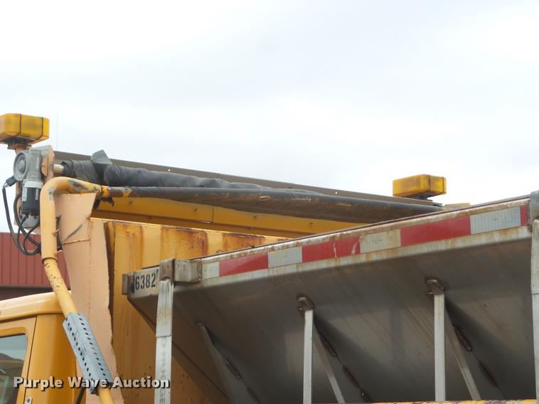 image for item DA5034 2001 International 4900 dump truck