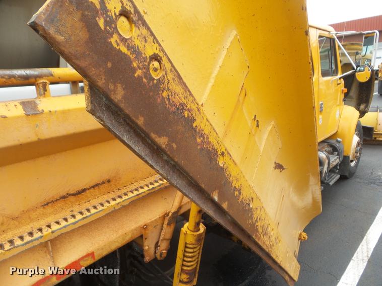 image for item DA5034 2001 International 4900 dump truck