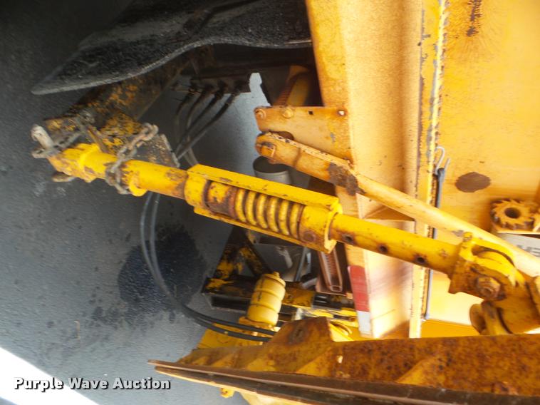 image for item DA5034 2001 International 4900 dump truck