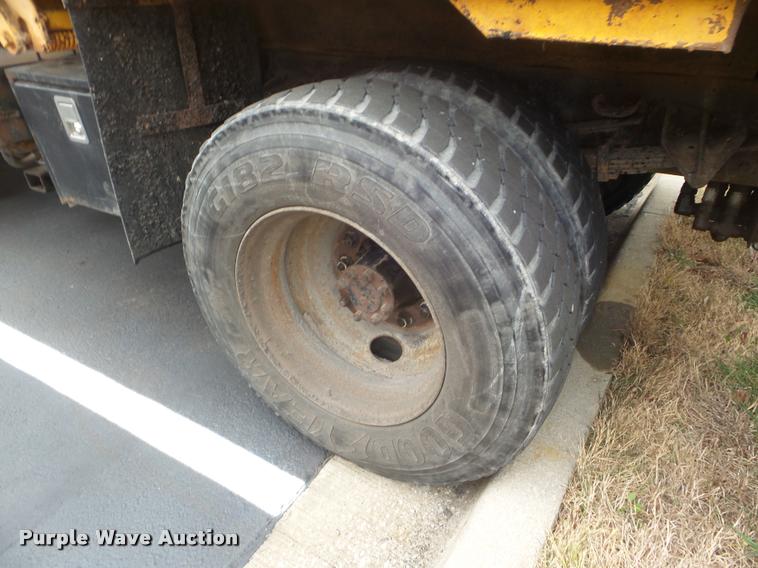 image for item DA5034 2001 International 4900 dump truck