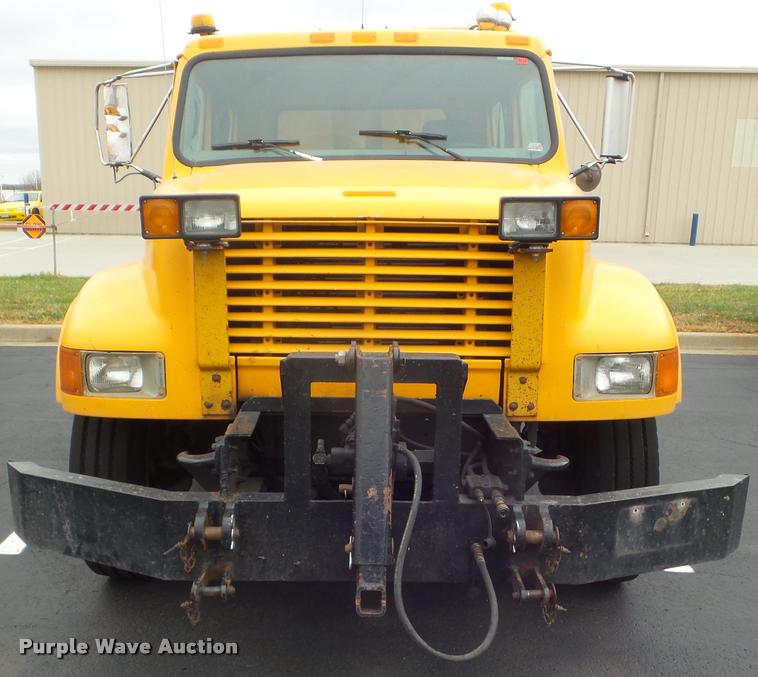 image for item DA5035 2000 International 4900 dump truck