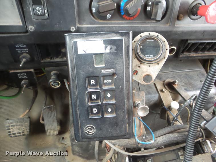 image for item DA5035 2000 International 4900 dump truck