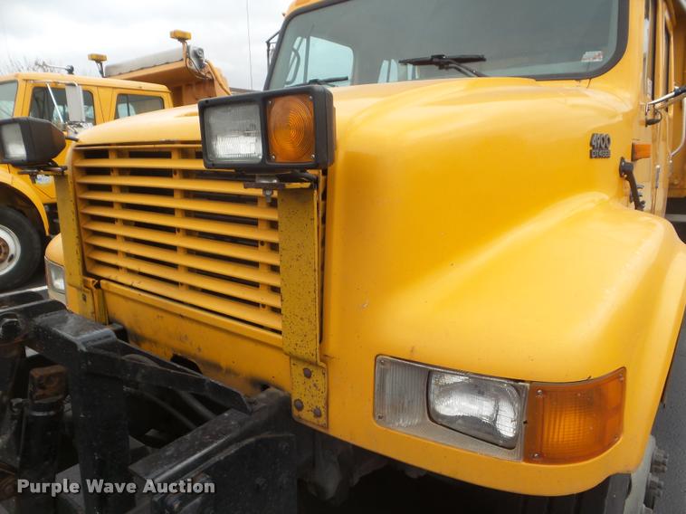 image for item DA5035 2000 International 4900 dump truck