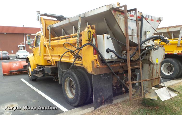 image for item DA5038 2001 International 4900 dump truck