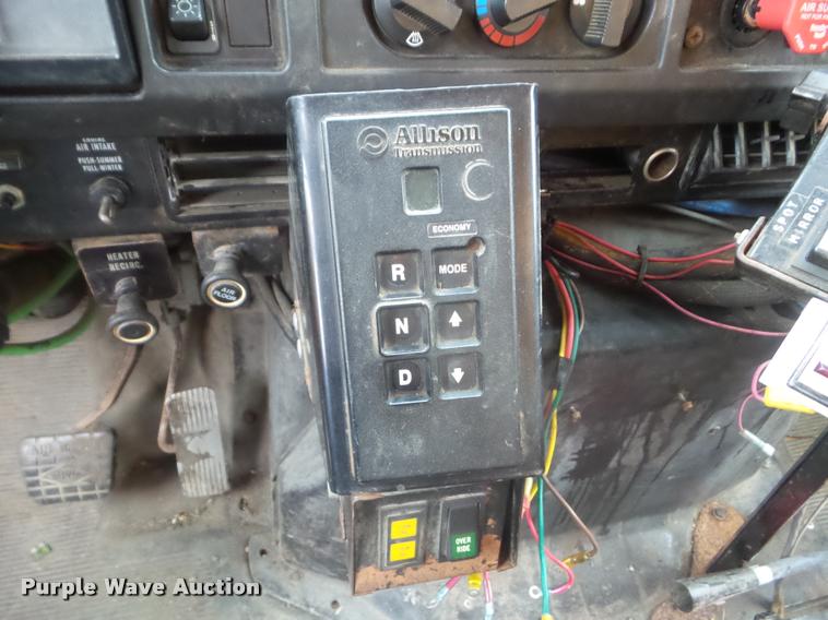 image for item DA5038 2001 International 4900 dump truck