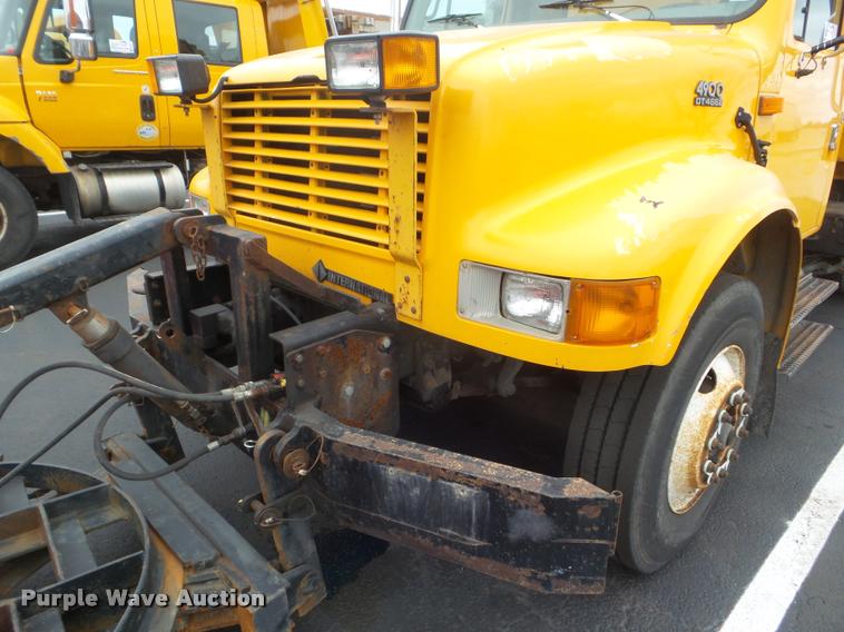 image for item DA5038 2001 International 4900 dump truck