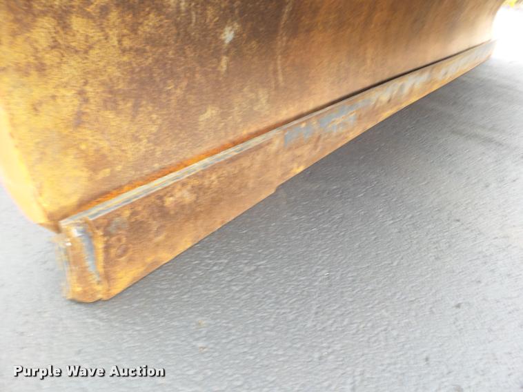 image for item DA5038 2001 International 4900 dump truck