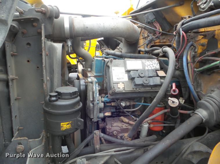 image for item DA5038 2001 International 4900 dump truck