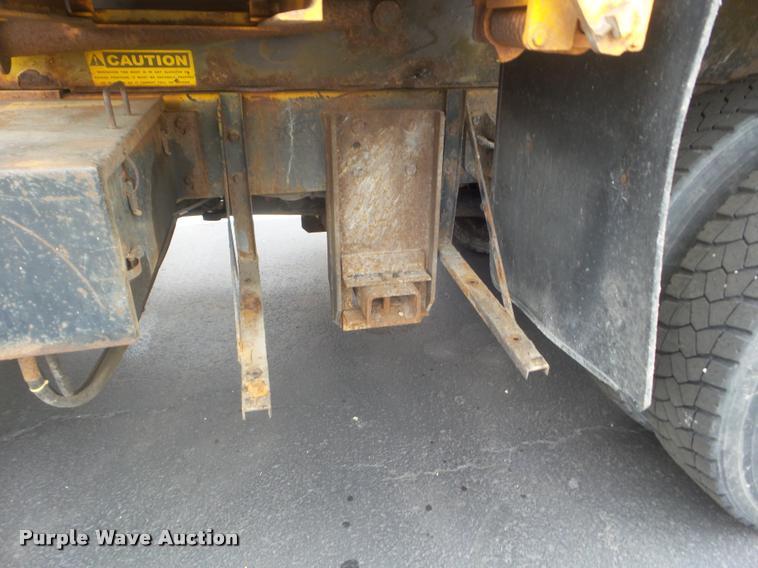 image for item DA5038 2001 International 4900 dump truck