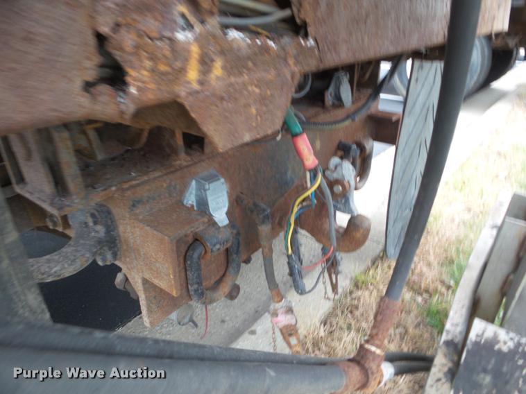 image for item DA5038 2001 International 4900 dump truck