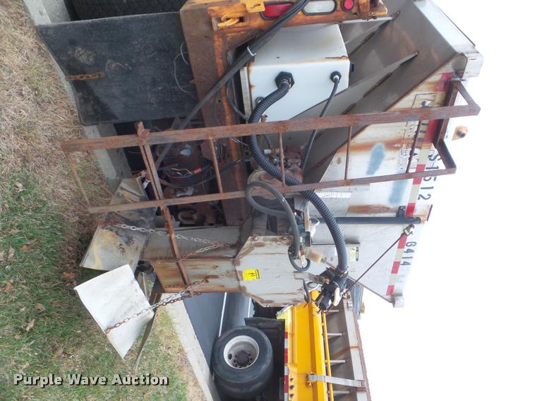 image for item DA5038 2001 International 4900 dump truck