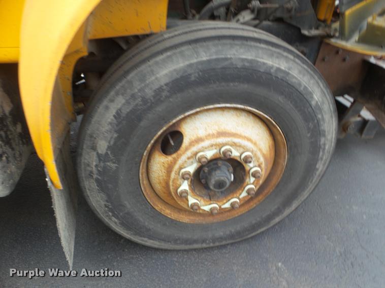 image for item DA5038 2001 International 4900 dump truck