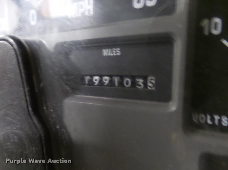 image for item DA5057 2002 International 4900 dump truck