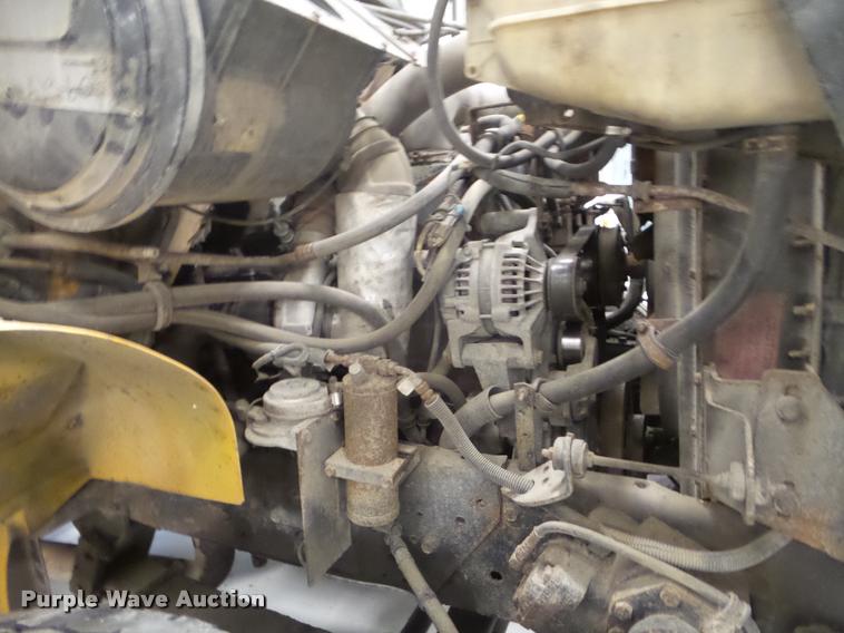 image for item DA5057 2002 International 4900 dump truck