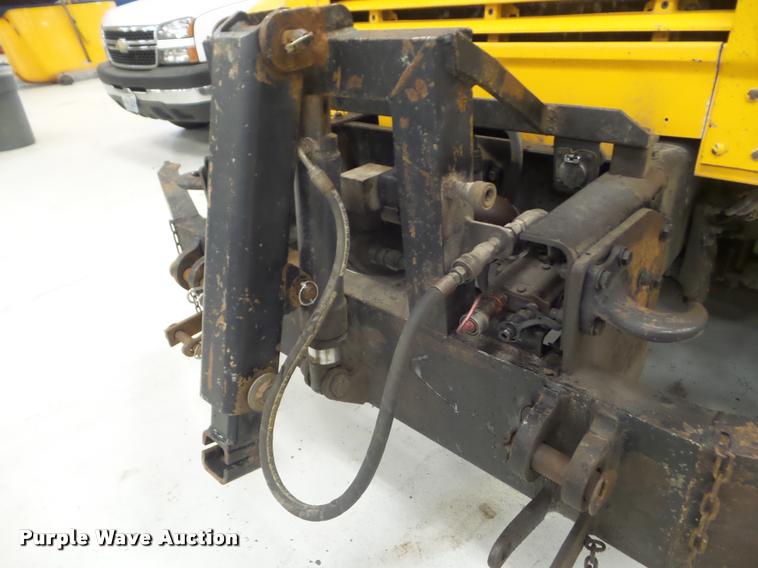 image for item DA5057 2002 International 4900 dump truck