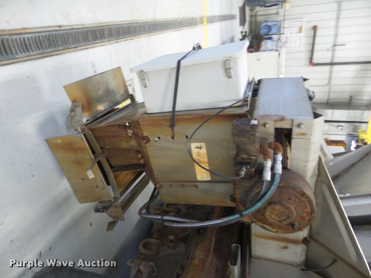 image for item DA5057 2002 International 4900 dump truck