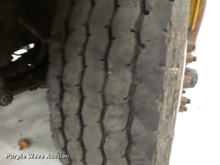 image for item DA5057 2002 International 4900 dump truck