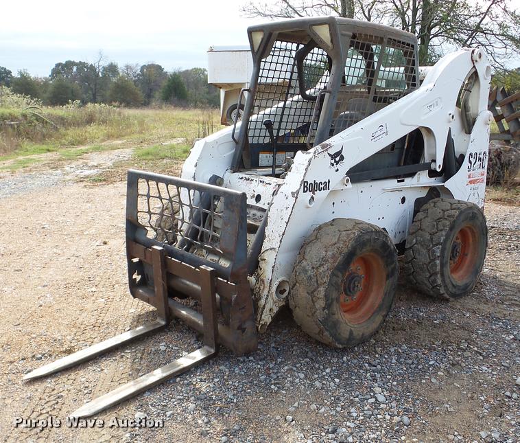 image for item DA8990 2005 Bobcat S250 skid steer
