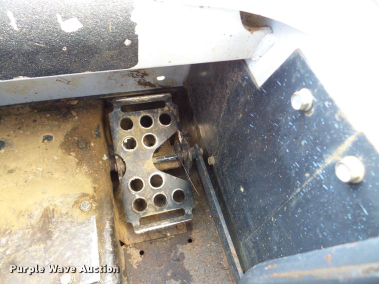 image for item DA8990 2005 Bobcat S250 skid steer