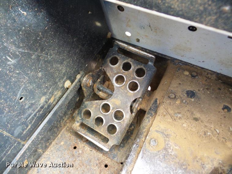 image for item DA8990 2005 Bobcat S250 skid steer