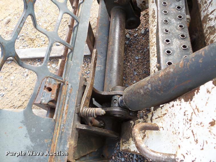 image for item DA8990 2005 Bobcat S250 skid steer
