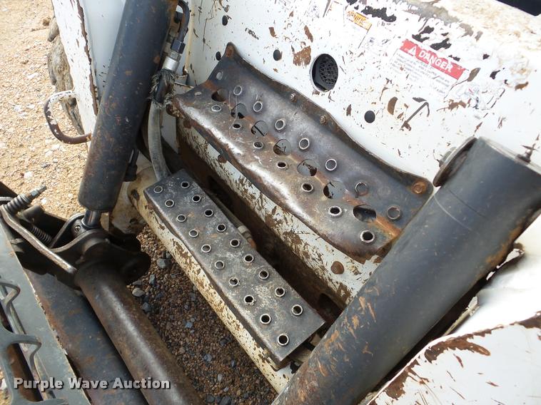 image for item DA8990 2005 Bobcat S250 skid steer