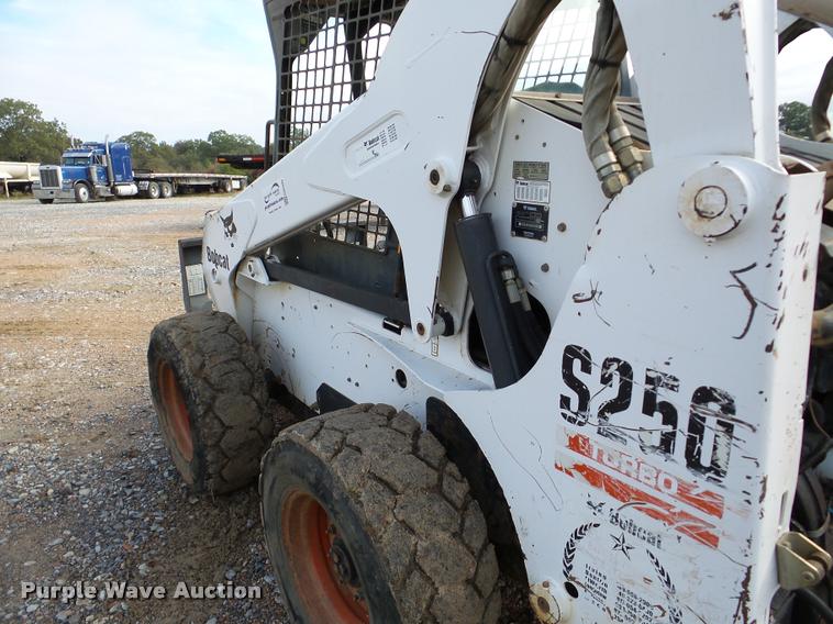 image for item DA8990 2005 Bobcat S250 skid steer
