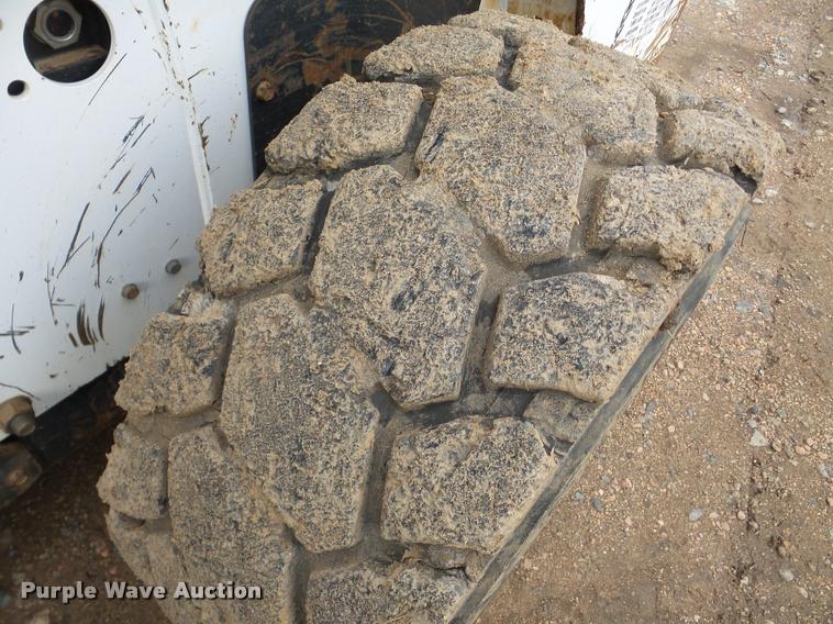 image for item DA8990 2005 Bobcat S250 skid steer