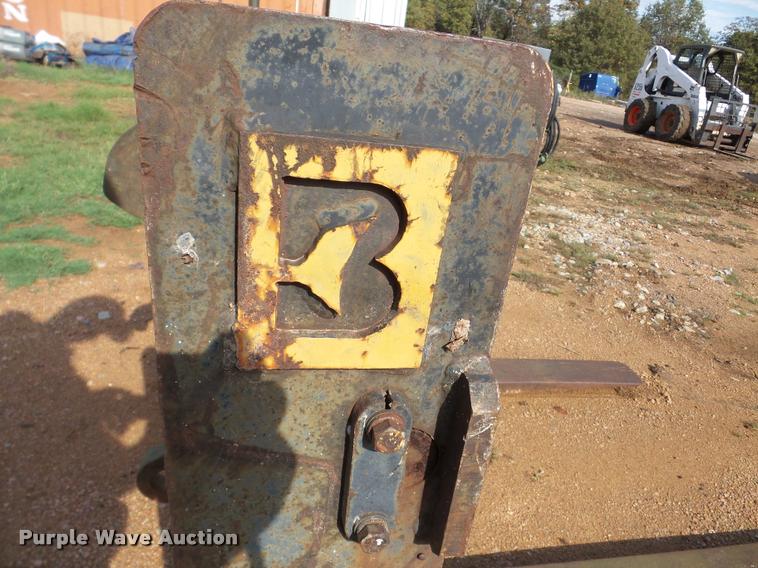 image for item DA8993 Pallet forks