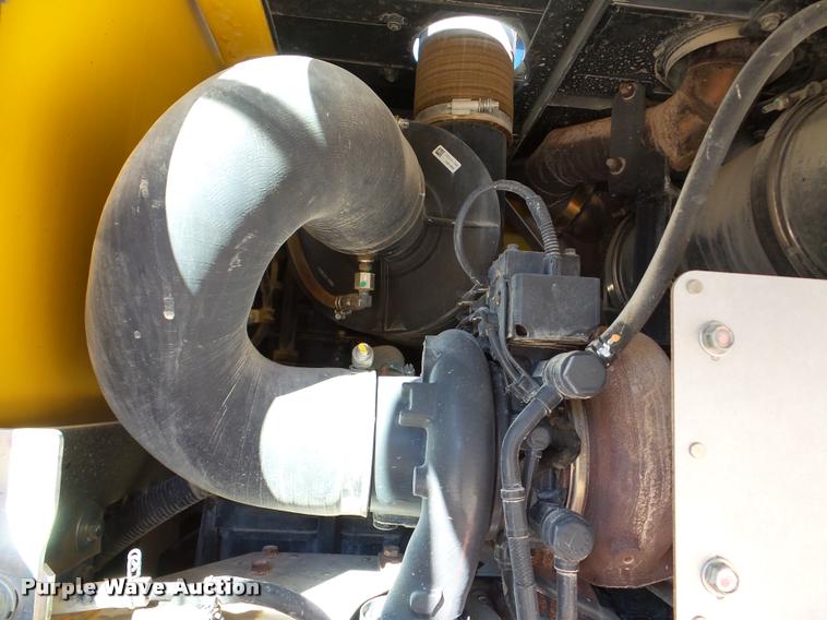 image for item DA8999 2014 Komatsu WA320-7 wheel loader