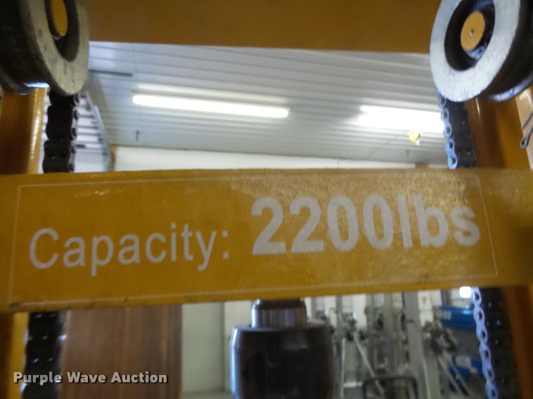 image for item DA9261 Big Joe M-22 forklift