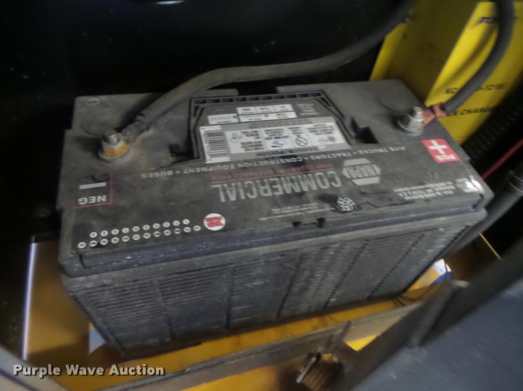 image for item DA9261 Big Joe M-22 forklift