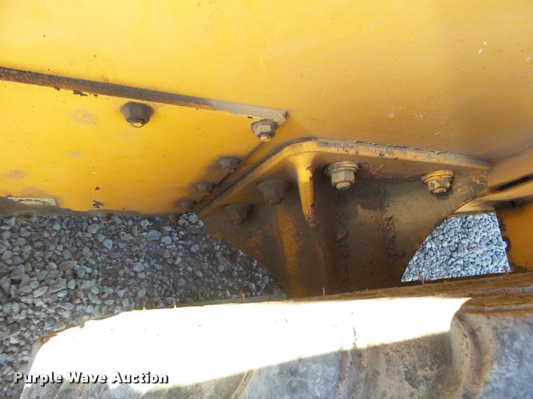 image for item DB1751 1999 Mustang 2050 skid steer