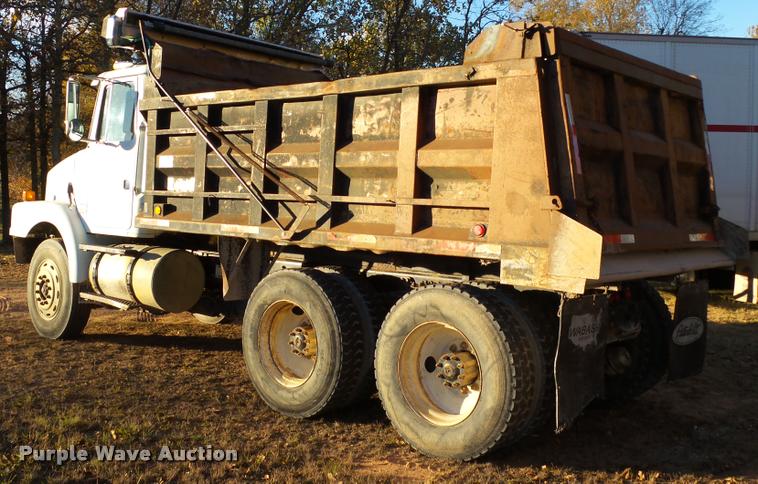 image for item DB4590 1990 Volvo WG dump truck