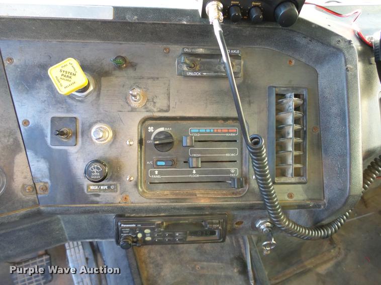 image for item DB4590 1990 Volvo WG dump truck