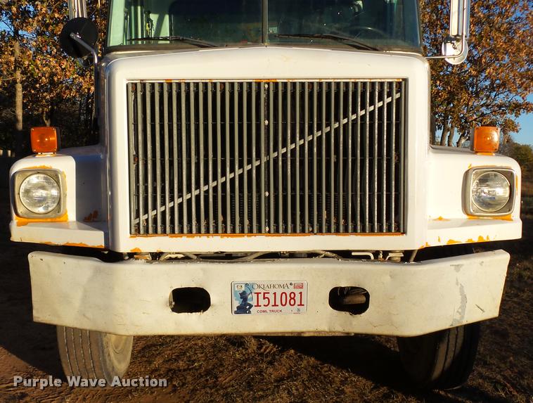 image for item DB4590 1990 Volvo WG dump truck