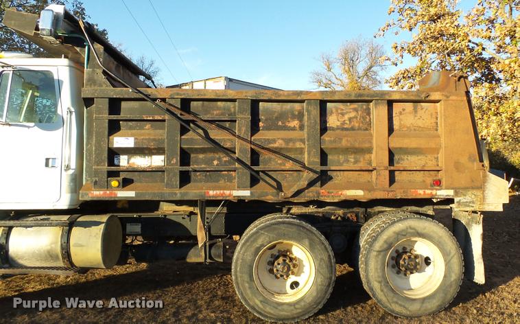 image for item DB4590 1990 Volvo WG dump truck