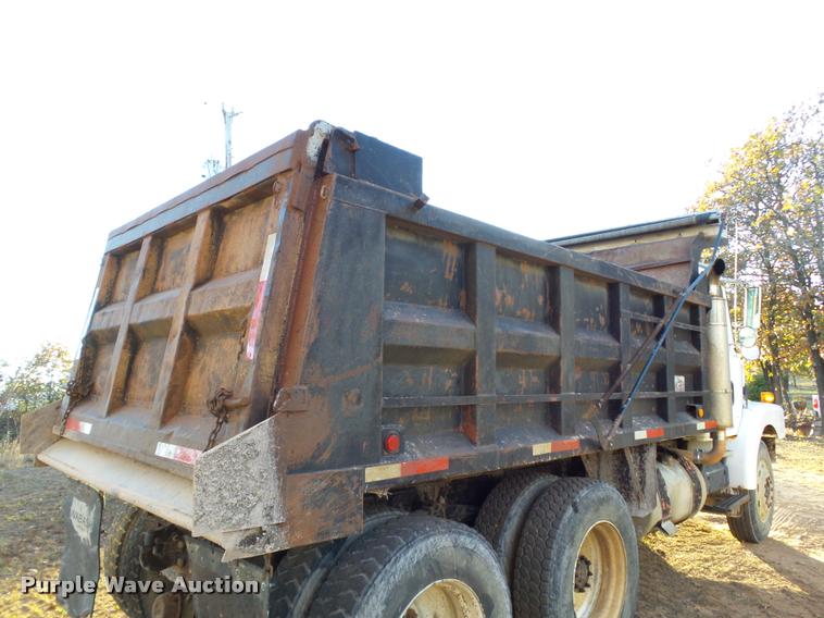 image for item DB4590 1990 Volvo WG dump truck
