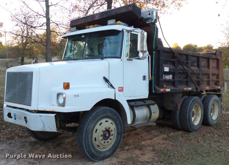 image for item DB4590 1990 Volvo WG dump truck