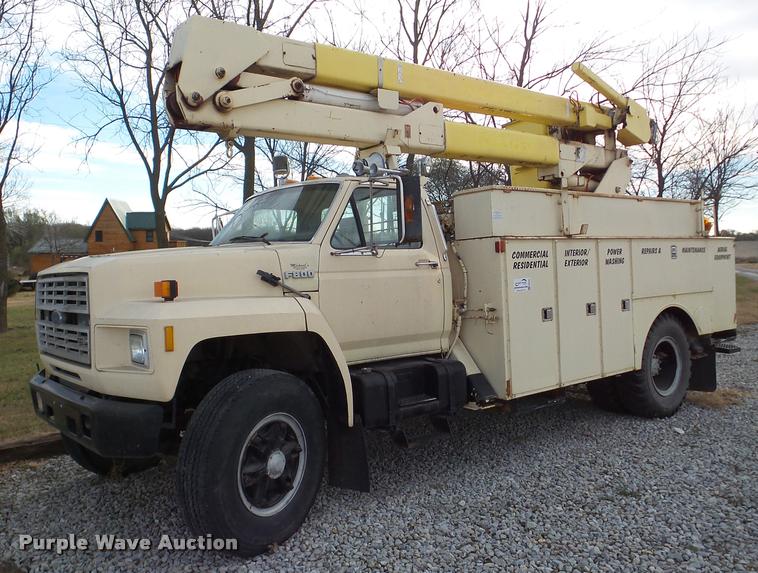image for item DB5263 1987 Ford F800 bucket truck