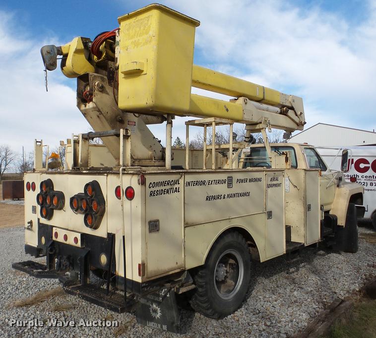 image for item DB5263 1987 Ford F800 bucket truck