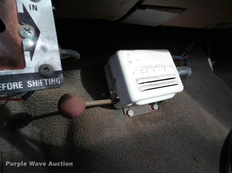 image for item DB5263 1987 Ford F800 bucket truck